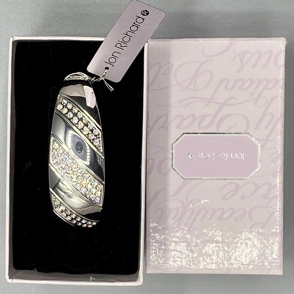 NWT Jon Richard bangle